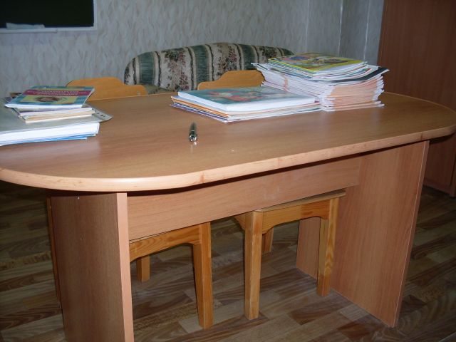 стол детский овальный